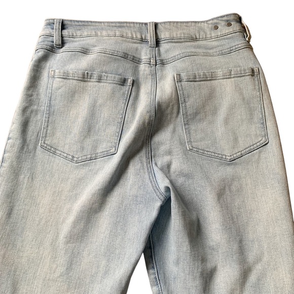 Cabi Higher Straight Light Wash Denim Jeans size 10 Women - Picture 3 of 7